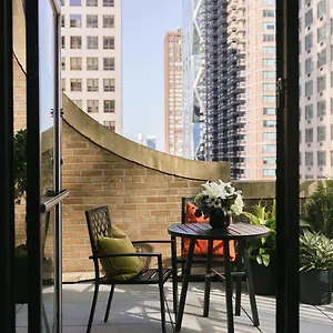 The Manhattan Club **** ניו יורק